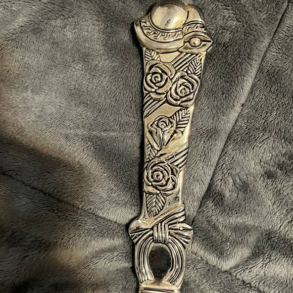 Mikasa cake cutting set. Silver plated. Used once. - Picture 7 of 7